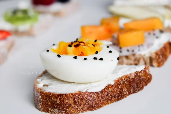 Hard-Boiled Eggs with Everything Bagel Seasoning